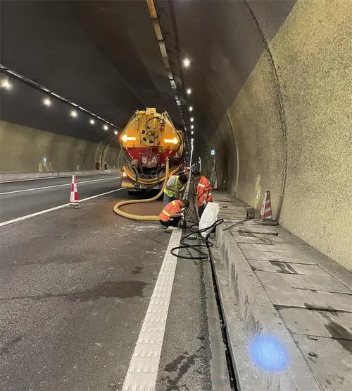 徽县隧道排水渠清淤